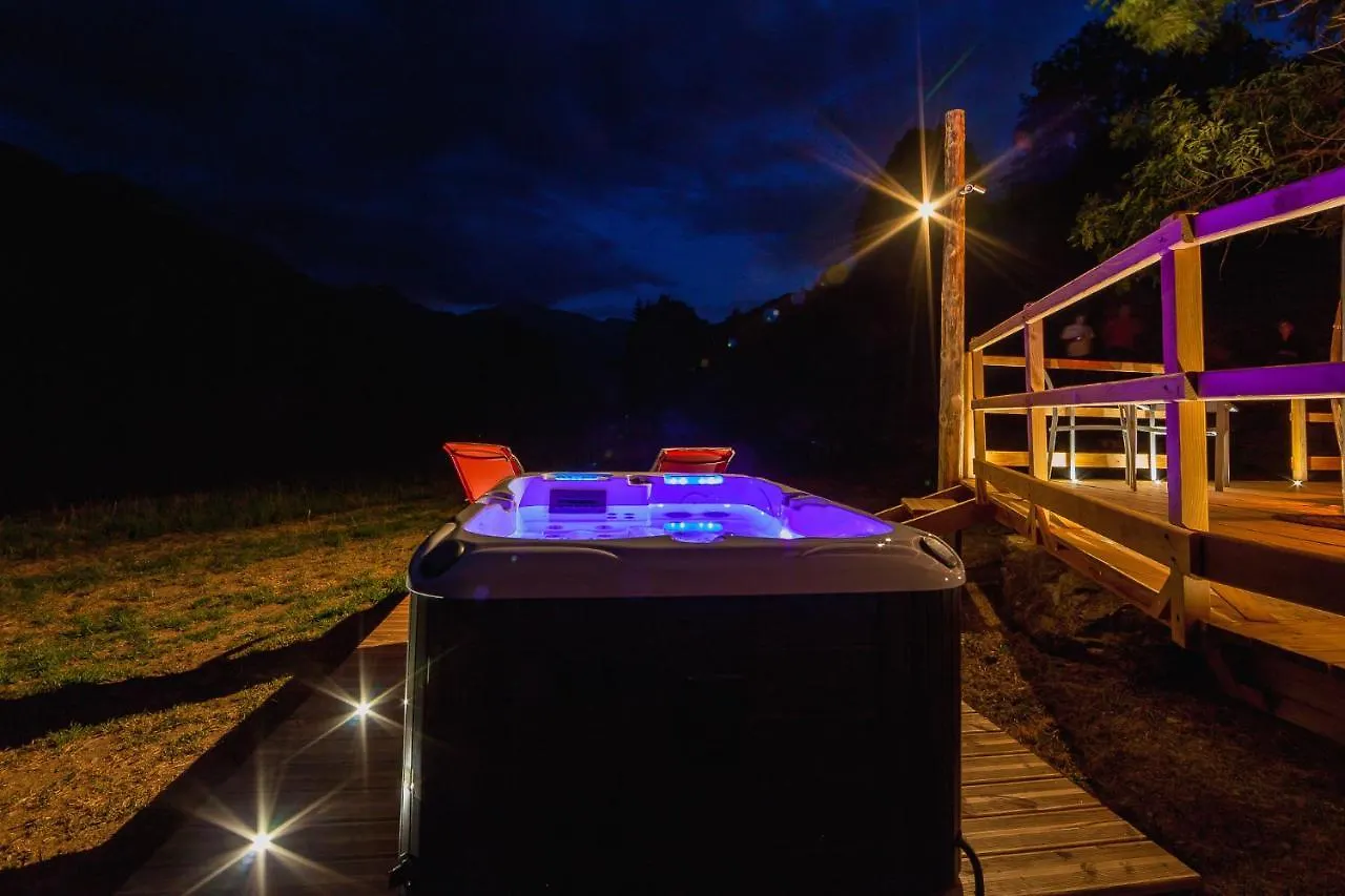 Luxury tent Bulle De Nuit Hotel La Ferriere
