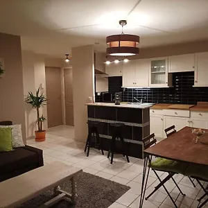Ecully, Au Calme De 50m². Écully